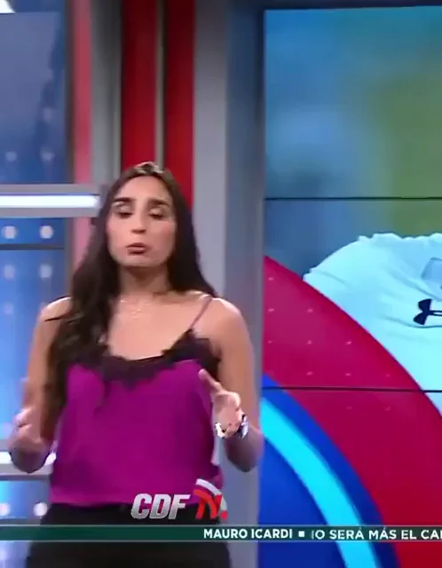 Chilean reporter stretching that denim...