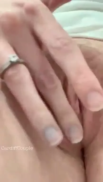 What Would You Do to This Juicy Pussy? Best Reply Wins Full Vid! 🍑💦