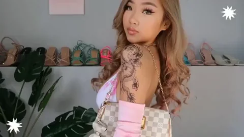🔥 Asian Bikini Babe Teasing Her Tats & Curves 💦