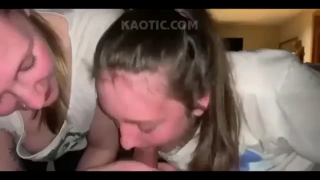 [/r/TwinGirls] Identical Twins Share A Cock