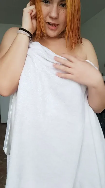Shake My Juicy Ass 🍑💦 All Over Your Face!