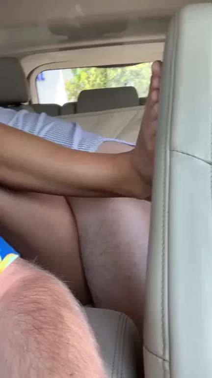 🍑 Lunch Fuck in the Car with Buddy While BF Watches 😈👀