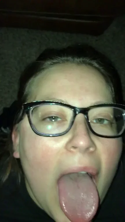 GF loving getting a load on her face