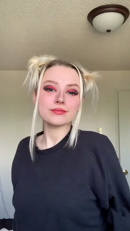 Petite and perky drop ? (OC)