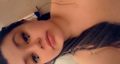 I would love to chat with someone rn :3 dm me
