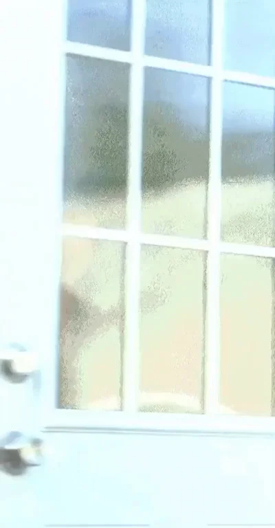 Elizabeth Masucci has big, jiggly, natural tits