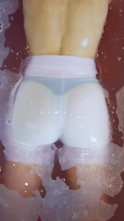 Yoga Slut's Soaking Bubble Butt Bath Tease