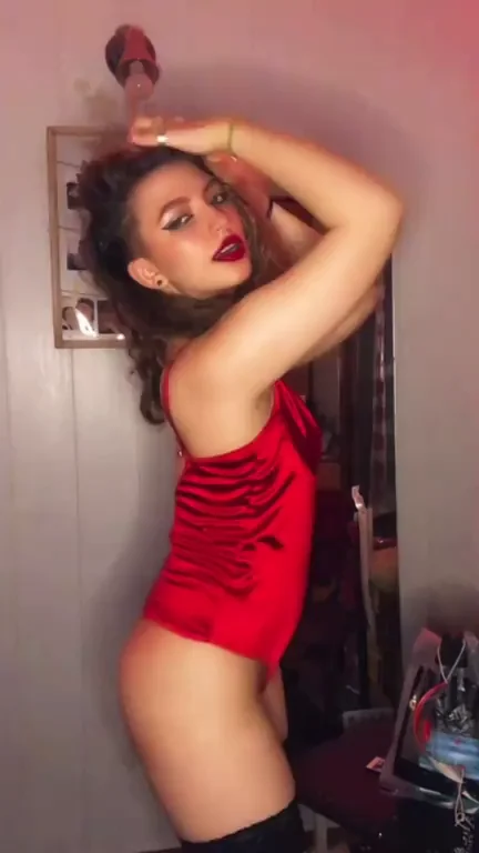 I’m too shy about showing more then that, but I hope you guys still appreciate a nerdy asian girl with a body type like mine ??