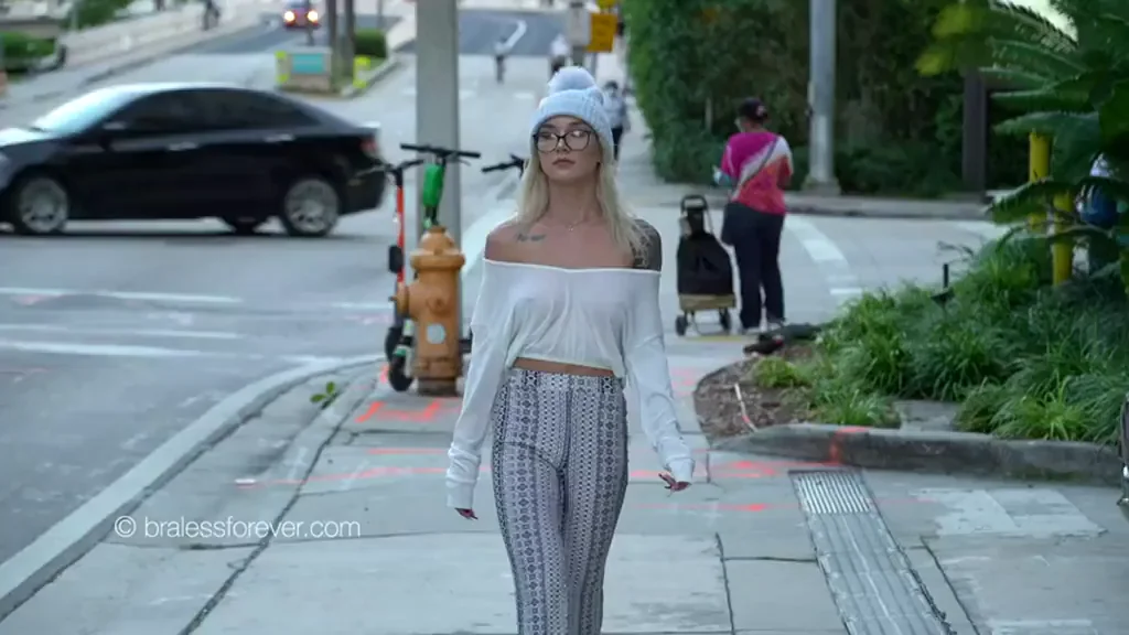 Little cutey jiggling as she walks