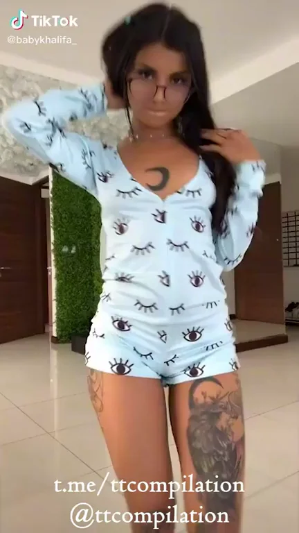 Thick Christian Babe's Ass-Shaking Tease in Eye-Print Onesie