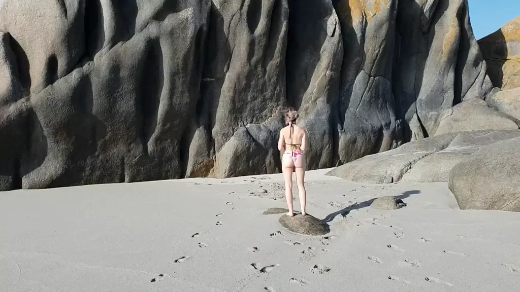 Shaking my pale butt X)