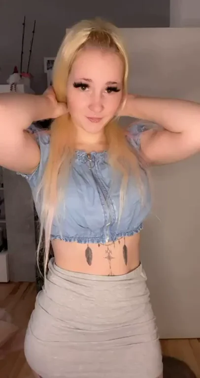 I want to fuck one lucky Redditor. Who wants to be the one? ?