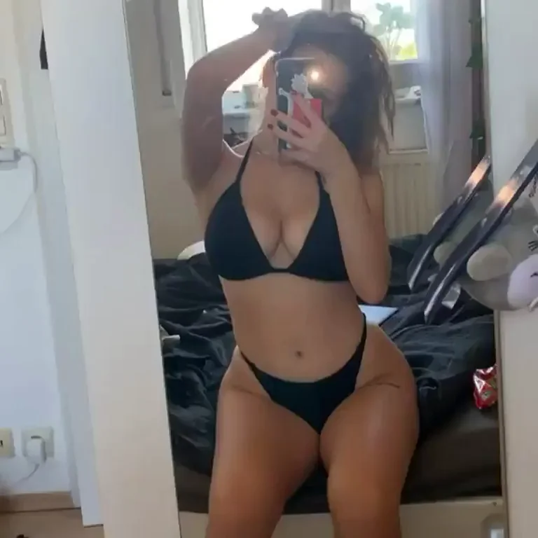Would you jerk off my nudes if I send you some ??