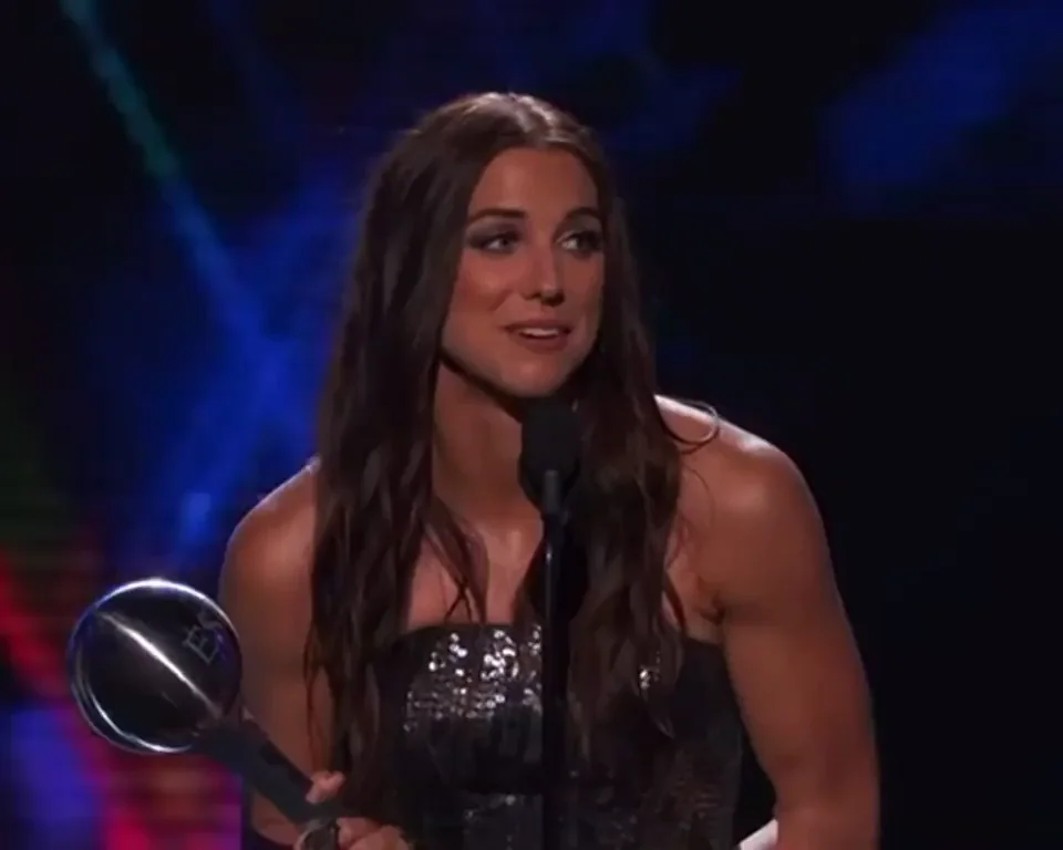 Alex Morgan's Sexy Hotness 🔥⚽️