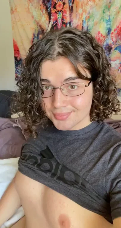 I’m having so much fun exploring my body as it slowly gets more feminine everyday! ??