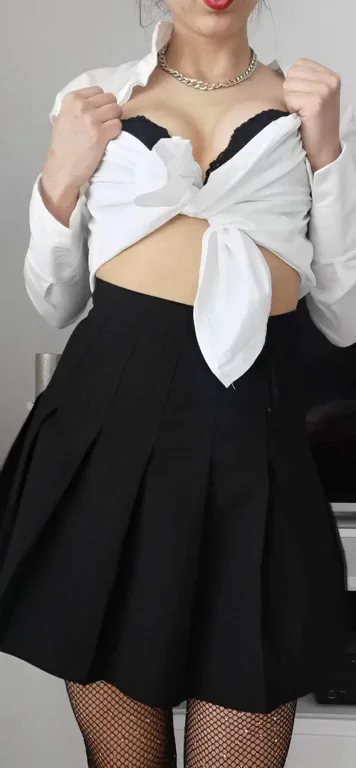 Hey Boss, Upvote for My Slutty Nudes Deal? 🔥😈