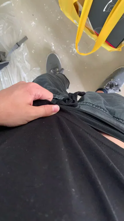 Huge Dick Surprise Unveil 😈🍆💦