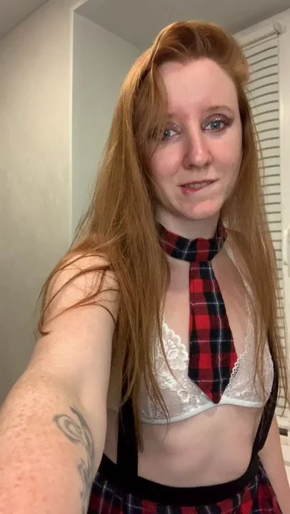 Insecure Redhead Slut's Reddit Awakening: Bigger Ass Than You Thought! 🍑🔥