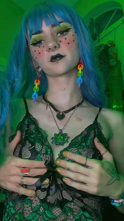 ??My name’s Zee!??I’m 19, alt, and a squirter??I’ll do anything to make you cum??babyyzee on Onlyfans??