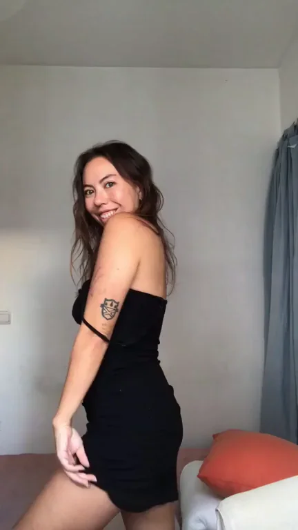 Do you like whats up my dress?