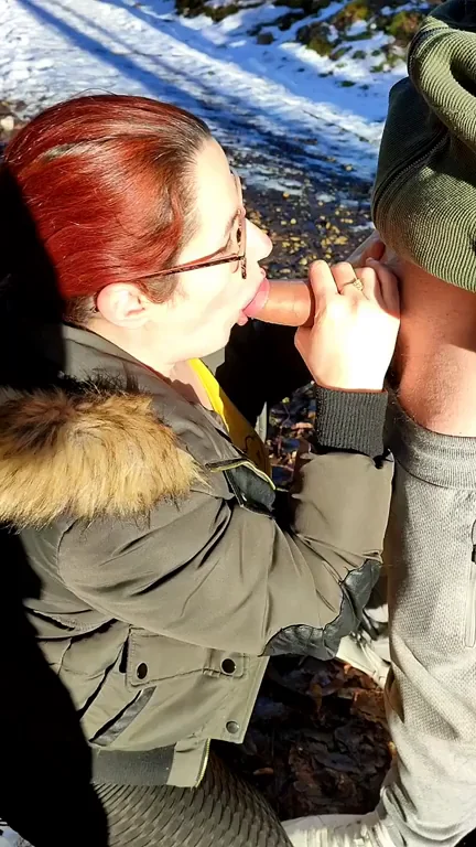 Outdoor blowjob, not even the cold stop us ??