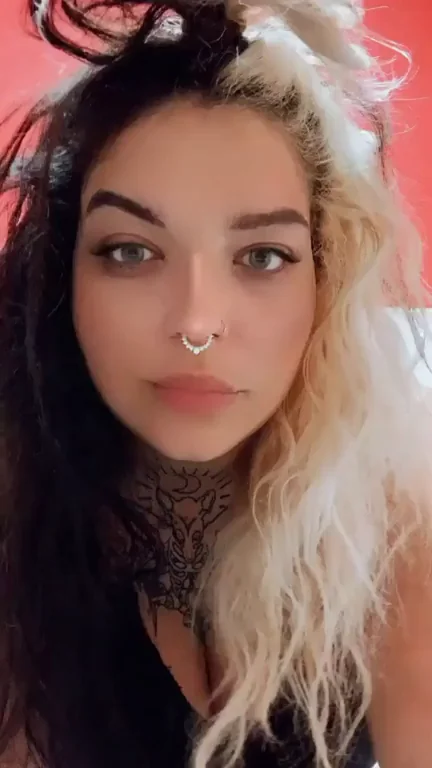 Missed a week of work due to Covid and already back to showing my tits to Reddit?
