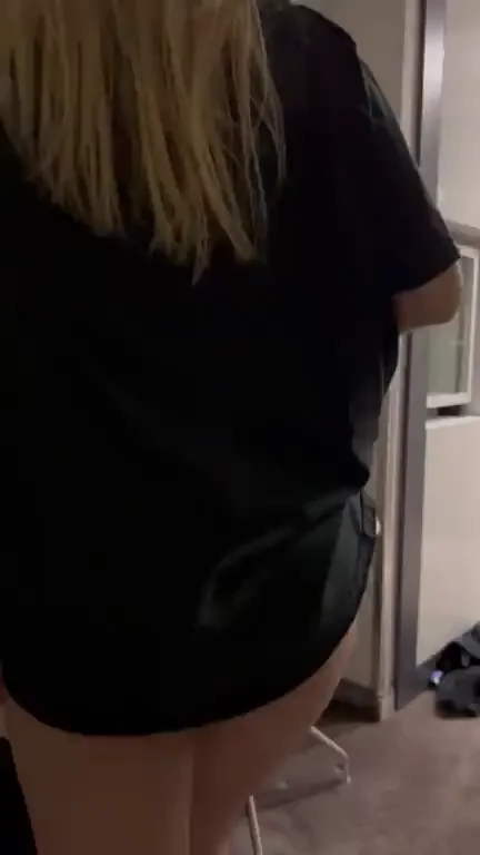 Blonde '03 Babe's Juicy Hotel Ass Tease 🍑🔥