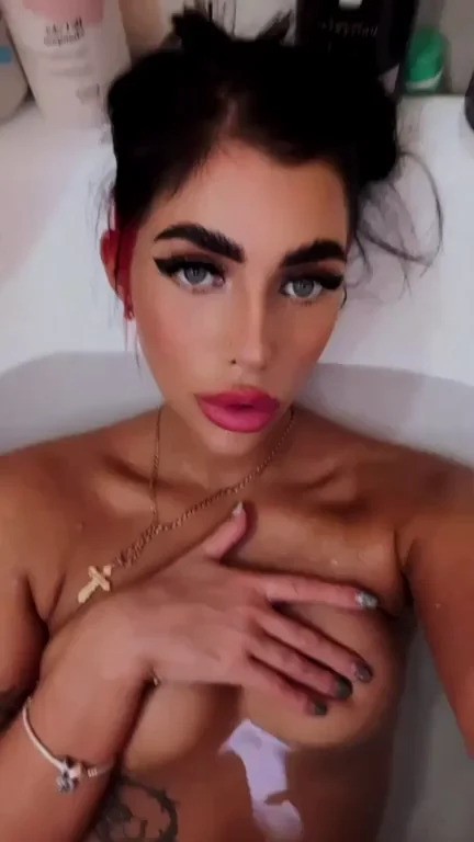 Prove You're Good at Licking My Pussy, Baby? 🛁👅💦