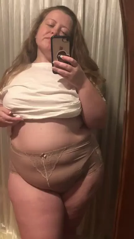 BBW Babe's Massive Titty Drop Morning Reveal