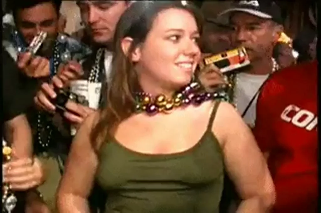Hot flashing babe