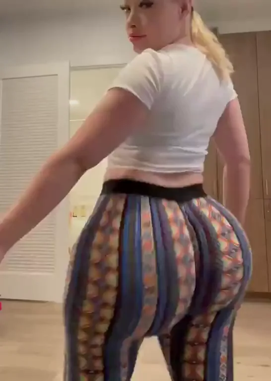 🍑 Damn That Fat Ass Twerkin' Wild 🔥