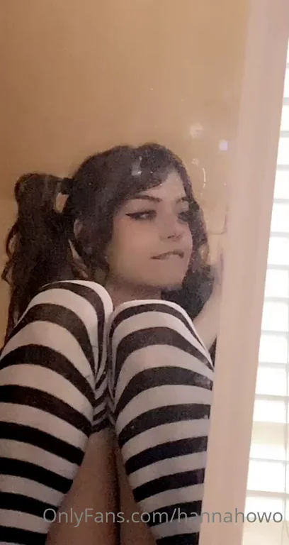 Hannahuwu Proneboned in Striped Thigh Highs