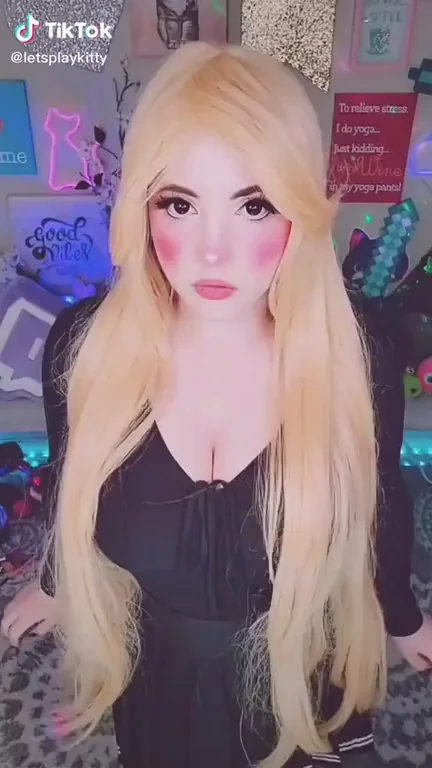 Would You Fuck This Big-Tit TikTok Slut? Yes or No? 🔥🍒