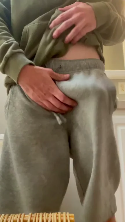 Need a Hotwife to catch this with her mouth