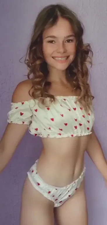 Wondering how many of you would fuck a girl like me... ?