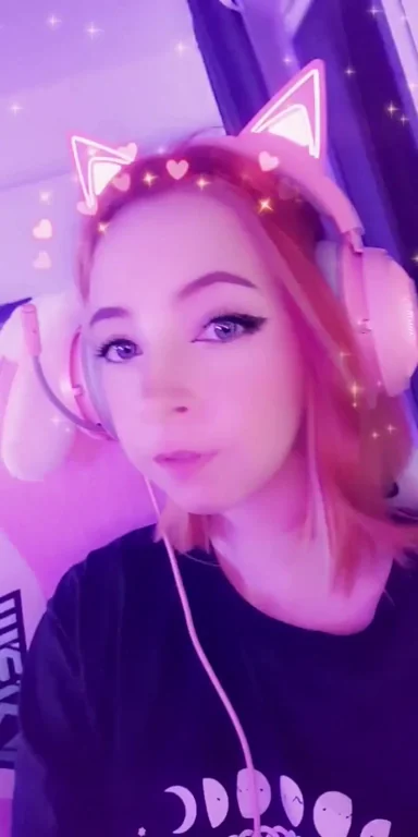 Quick Pussy Play Before Gaming 😻🎮