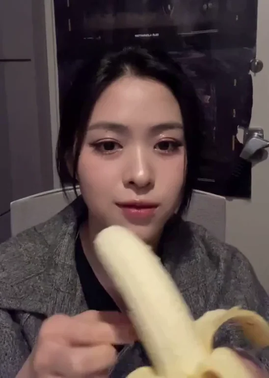 ITZY - Ryujin