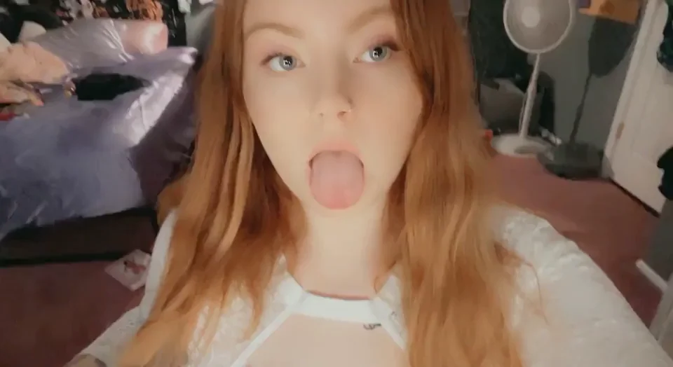 🔥 Redhead Slut Sticks Out Tongue Tease – Your Reaction? 😛