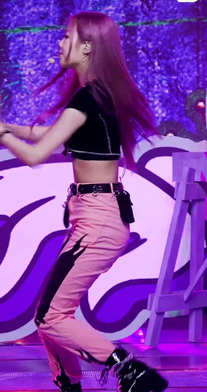 🔥 Goeun's Slutty Pink Pants Ass Shake 💋 Purple Kiss Fap Fuel