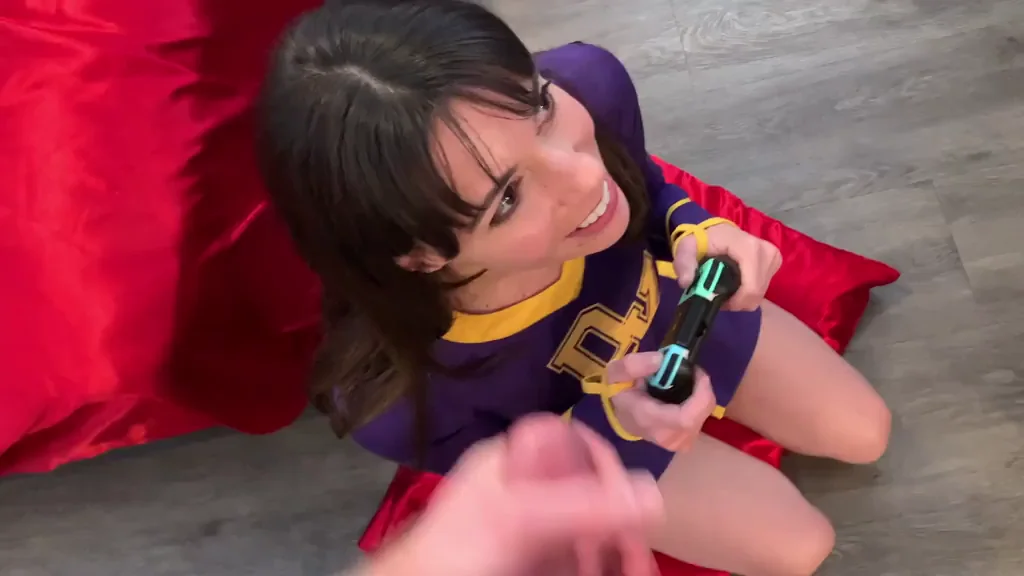 🎮 Cheerleader Slut Tries Gaming... Ends Up Facialed 💦😛