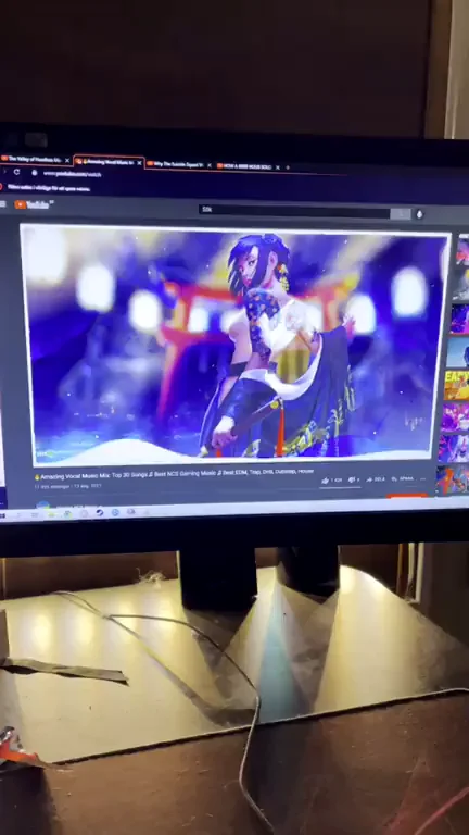 Stop playing your computer games and come please me