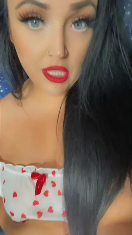 Happy Humpday Big Tit Tease! 🍑💦