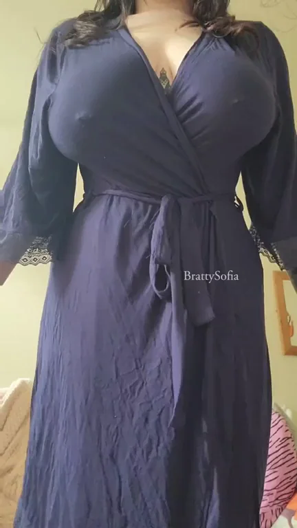 Are you into big titty curvy girls?