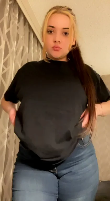 Barefaced Thick Babe's Massive Titty Drop Bounce 🍈🍈💥