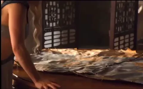 Emilia Clarke as Daenerys: Fuckable Dragon Queen Tease 🔥👑