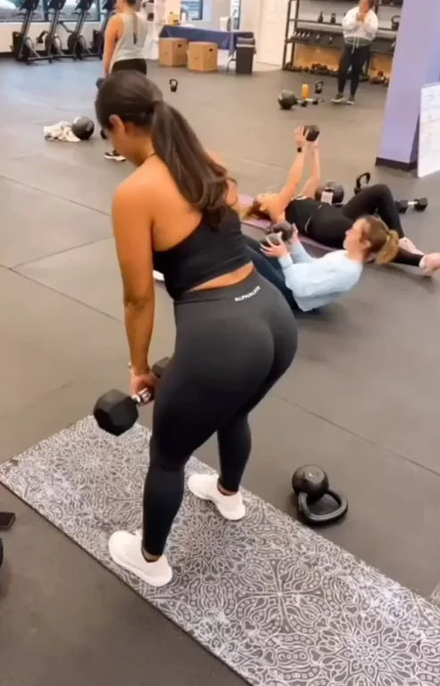 How she looking