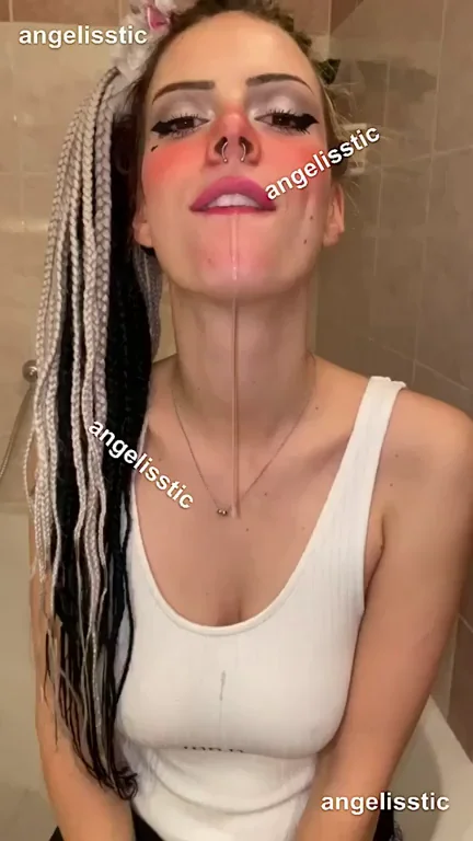 Spit or Cum? Or Both? 😛💦🔥