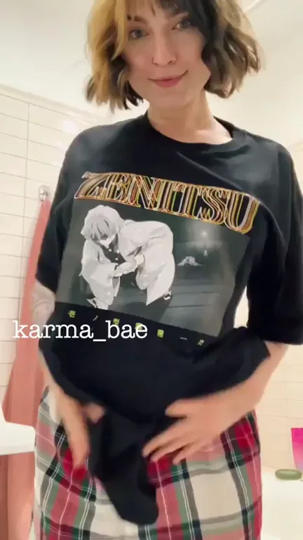 A lil tease for you to enjoy before bed?