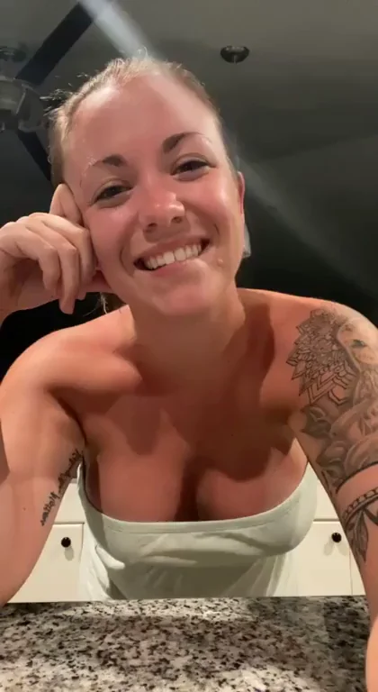 Wanna Peek More at These Bolted-On Tits? 😈🍒