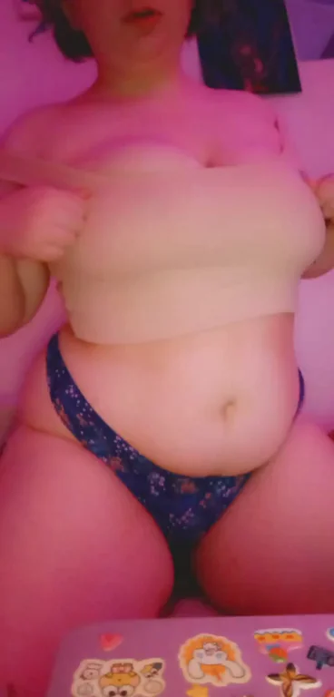 My first drop - big natural tits OC